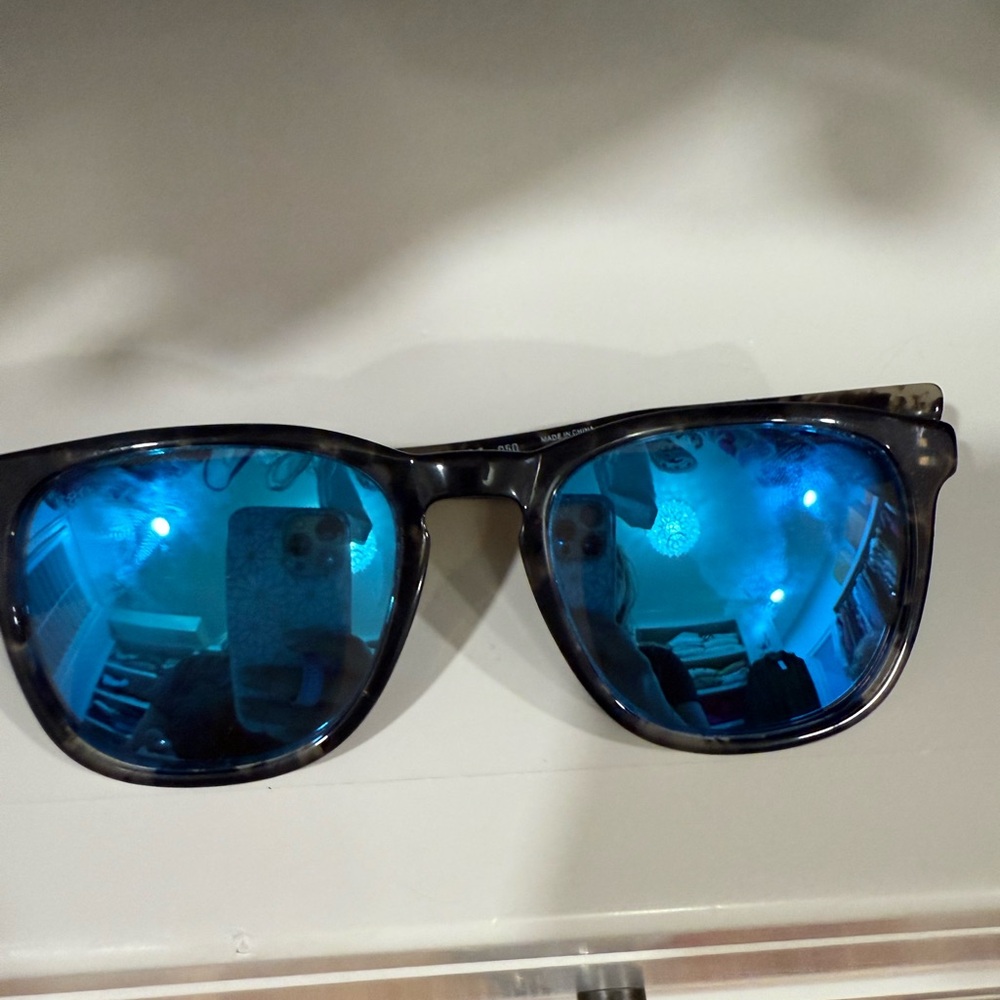 Costa Del Mar women’s sunglasses. Style 06S2002. Never worn. Has case